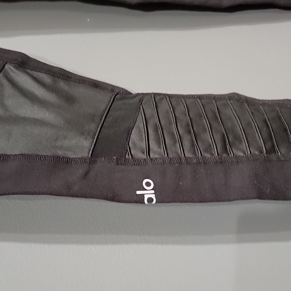 High-Waist Moto Legging - Picture 4 of 4